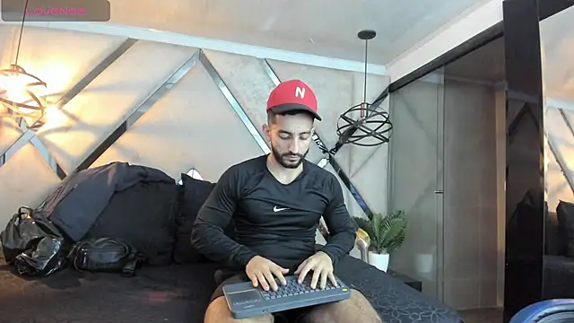 Snapshot of Yiyo10_ chatting on April 2026 03:35:02 AM Yiyo10 online show from April 2026 03:35:02 AM