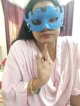 Snapshot of MEERAcle chatting on November 2025 06:51:02 AM MEERAcle online show from November 2025 06:51:02 AM