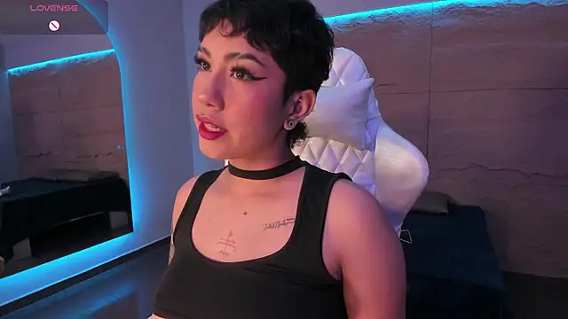 Snapshot of ZahaRose chatting on September 2025 06:18:02 PM ZahaRose online show from September 2025 06:18:02 PM