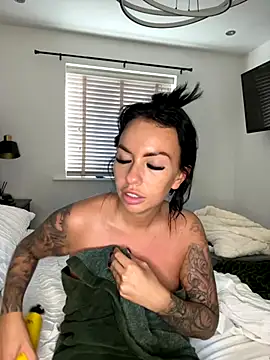 Snapshot of BELLABLACKXUK chatting on October 2025 01:47:02 PM BELLABLACKXUK online show from October 2025 01:47:02 PM