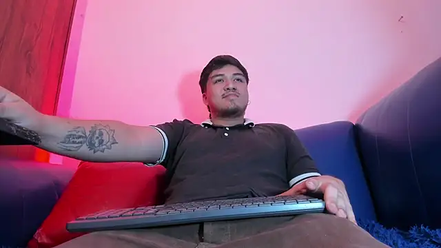 Snapshot of juanmechanic_ chatting on July 2026 10:47:02 PM juanmechanic online show from July 2026 10:47:02 PM