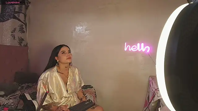 Lali HOtt online show from April 2026 07:58:02 PM