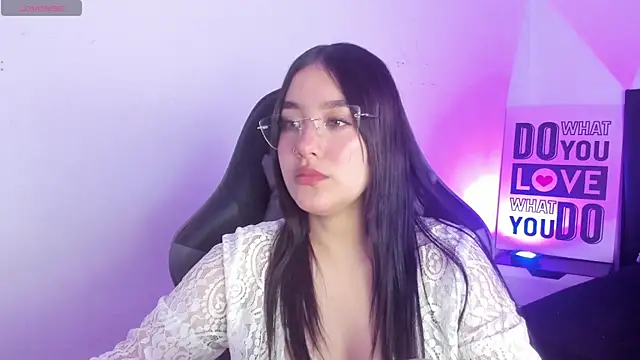 Snapshot of KimGarces chatting on September 2025 04:28:02 PM KimGarces online show from September 2025 04:28:02 PM