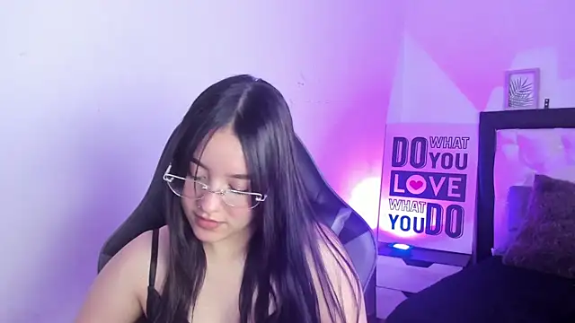 Snapshot of KimGarces chatting on September 2025 09:05:02 PM KimGarces online show from September 2025 09:05:02 PM