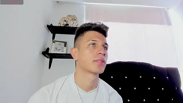 Snapshot of kevin_ahss chatting on March 2026 05:08:01 PM kevin ahss online show from March 2026 05:08:01 PM