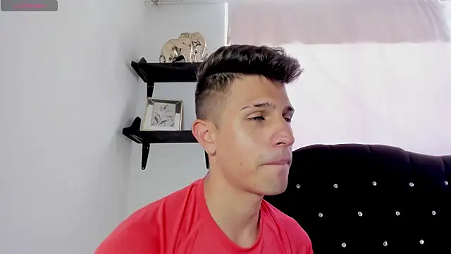 Snapshot of kevin_ahss chatting on March 2026 03:01:02 PM kevin ahss online show from March 2026 03:01:02 PM