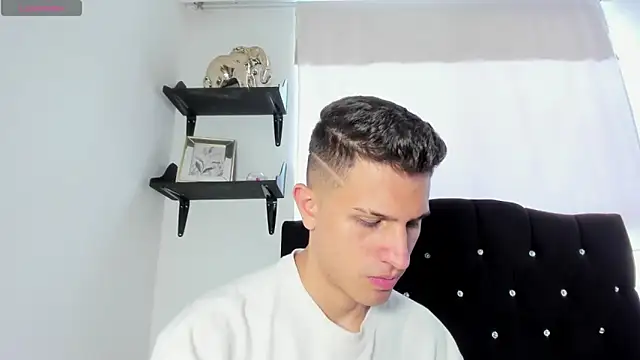 Snapshot of kevin_ahss chatting on April 2026 08:47:01 PM kevin ahss online show from April 2026 08:47:01 PM