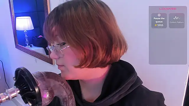 isa grey  online show from October 2025 03:57:01 AM