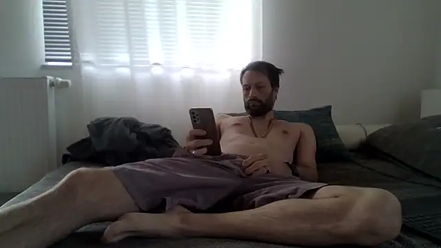 Snapshot of XLBarehengst chatting on May 2026 03:28:01 PM XLBarehengst online show from May 2026 03:28:01 PM