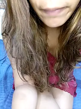 blueeyegirl22 online show from October 2025 02:06:02 PM