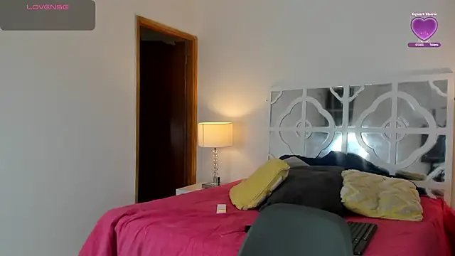 Snapshot of MikaelaStone chatting on September 2025 11:47:02 AM MikaelaStone online show from September 2025 11:47:02 AM