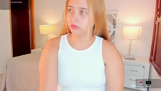 Snapshot of MikaelaStone chatting on October 2025 12:45:01 PM MikaelaStone online show from October 2025 12:45:01 PM