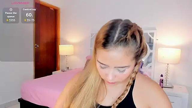 Snapshot of MikaelaStone chatting on November 2025 12:16:02 PM MikaelaStone online show from November 2025 12:16:02 PM