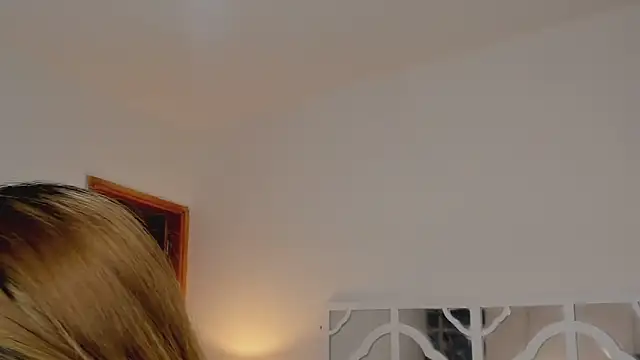 Snapshot of MikaelaStone chatting on November 2025 12:30:01 PM MikaelaStone online show from November 2025 12:30:01 PM