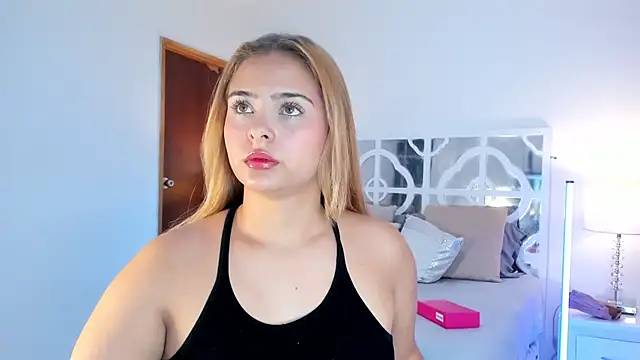 Snapshot of MikaelaStone chatting on December 2025 11:19:01 AM MikaelaStone online show from December 2025 11:19:01 AM