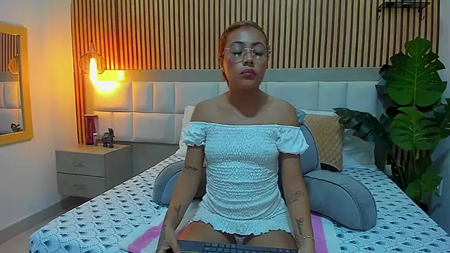 KattyBonnie online show from October 2025 08:42:02 PM