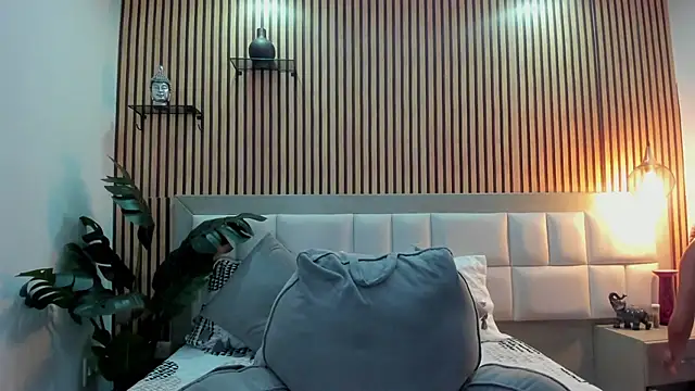 KattyBonnie online show from December 2025 07:31:01 PM