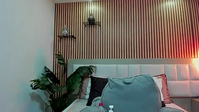 KattyBonnie online show from December 2025 08:37:02 PM