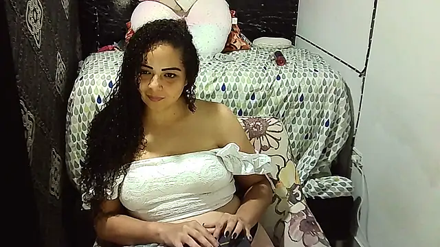 Snapshot of _naughty_milf chatting on November 2025 02:43:02 AM naughty milf online show from November 2025 02:43:02 AM