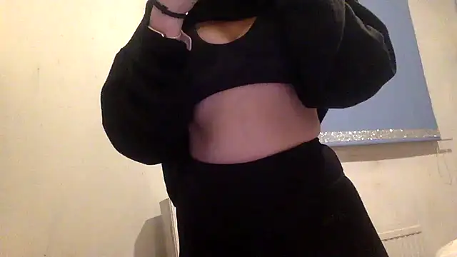 Snapshot of Bellababexox chatting on November 2025 02:02:02 AM Bellababexox online show from November 2025 02:02:02 AM