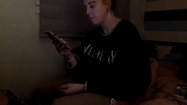 Bellababexox online show from May 2026 12:07:01 AM