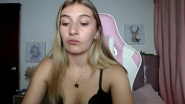 Snapshot of SophiaaLee chatting on March 2026 11:43:02 PM SophiaaLee online show from March 2026 11:43:02 PM