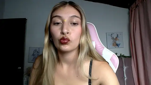 Snapshot of SophiaaLee chatting on April 2026 12:13:01 AM SophiaaLee online show from April 2026 12:13:01 AM