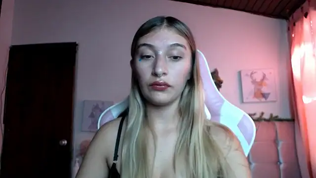 Snapshot of SophiaaLee chatting on April 2026 09:39:01 PM SophiaaLee online show from April 2026 09:39:01 PM