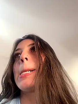 Snapshot of Mavii_ chatting on November 2025 03:23:02 PM Mavii online show from November 2025 03:23:02 PM