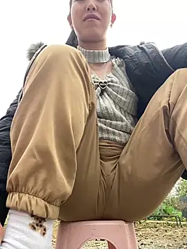 Huong-Ly online show from December 2025 02:31:02 AM