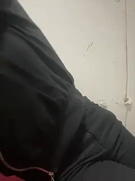 crhong666 online show from March 2026 12:37:02 AM