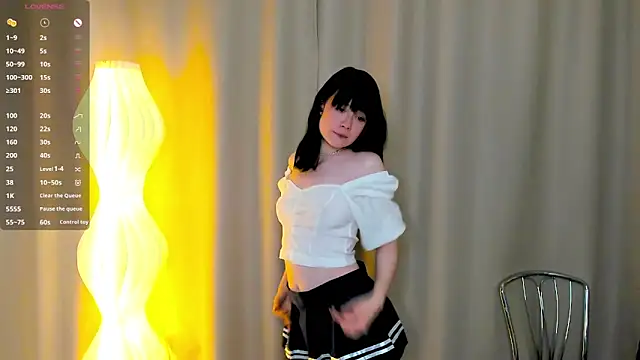 Honeey Beee online show from September 2025 07:58:02 PM