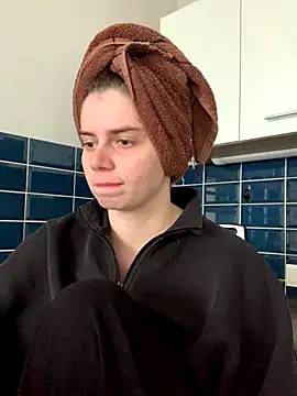 Rainbow W online show from September 2025 09:47:02 AM