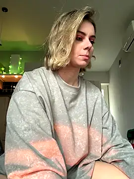 Rainbow W online show from October 2025 11:51:02 AM