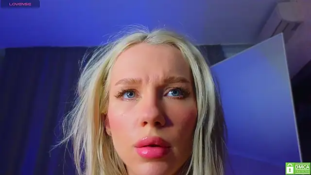 KittenFang online show from April 2026 01:20:01 PM