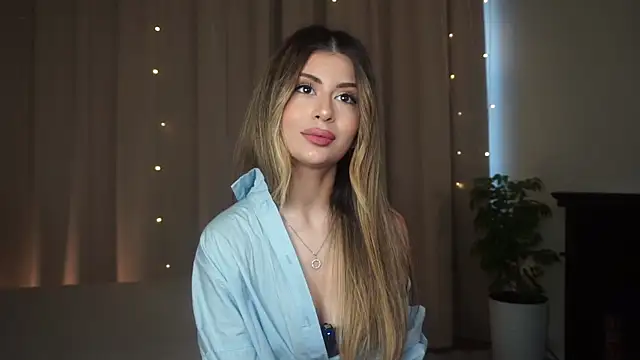 Snapshot of GeorginaHarn chatting on November 2025 08:33:02 AM GeorginaHarn online show from November 2025 08:33:02 AM