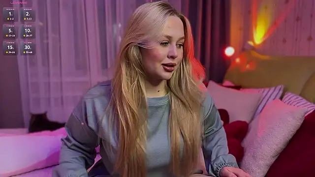 Estella Elwood online show from March 2026 11:01:01 PM