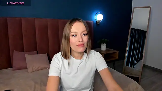 EvelynPoole online show from September 2025 01:27:01 AM