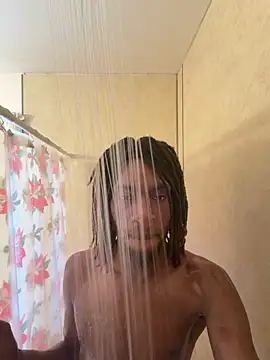 Snapshot of Leonzoro233 chatting on December 2025 09:19:02 PM Leonzoro233 online show from December 2025 09:19:02 PM