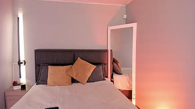 Emma  clark  online show from January 2026 12:54:01 PM