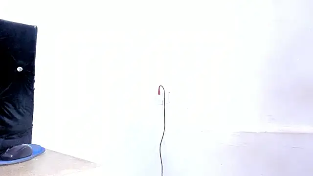 Snapshot of milabiggcoock chatting on April 2026 09:01:01 PM milabiggcoock online show from April 2026 09:01:01 PM