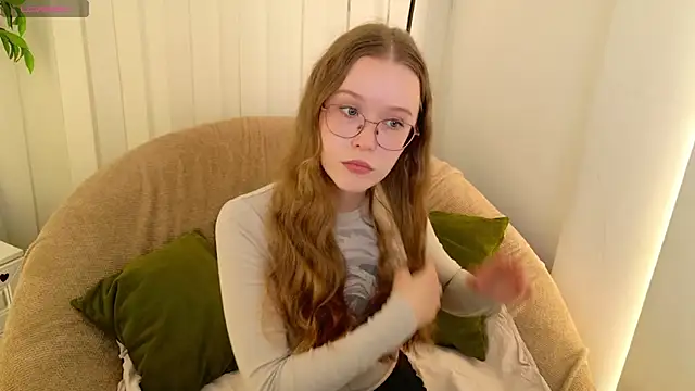 MandyMils online show from September 2025 02:19:01 PM