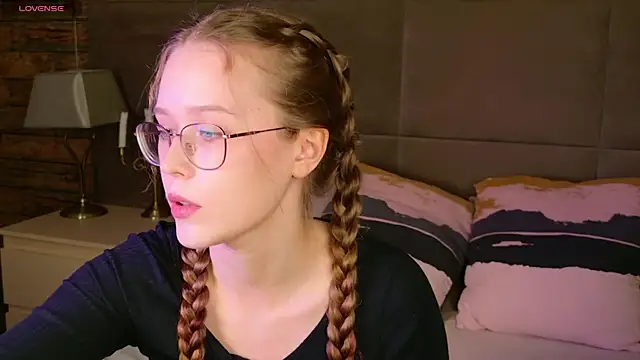 MandyMils online show from September 2025 02:42:02 PM