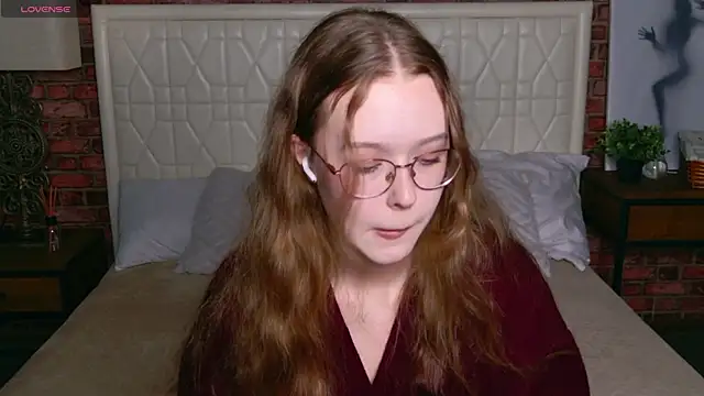 MandyMils online show from November 2025 12:25:01 PM