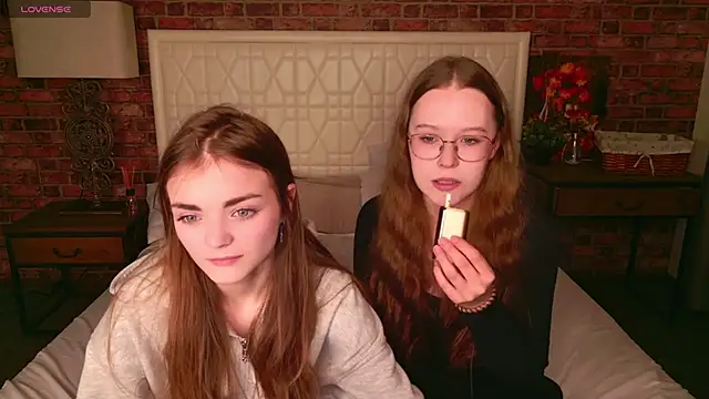 MandyMils online show from November 2025 01:22:01 PM