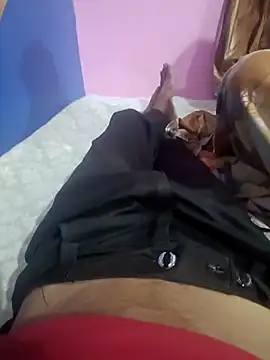 Snapshot of Kaluxx chatting on April 2026 07:27:01 PM Kaluxx online show from April 2026 07:27:01 PM