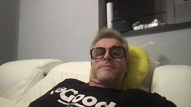 Axl hot online show from February 2026 09:41:01 PM