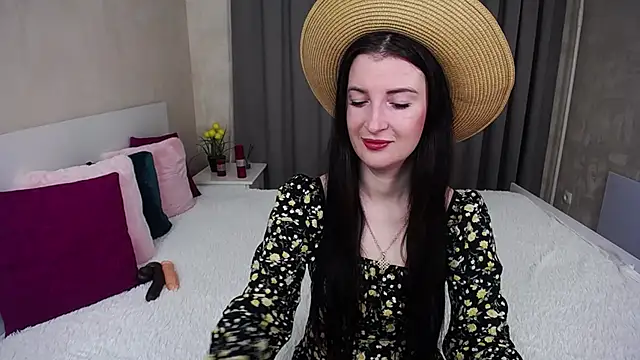 Snapshot of EvelinCuper chatting on November 2025 06:27:01 AM EvelinCuper online show from November 2025 06:27:01 AM