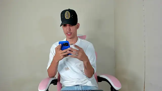 Snapshot of Richard27_ chatting on September 2025 05:12:01 AM Richard27 online show from September 2025 05:12:01 AM