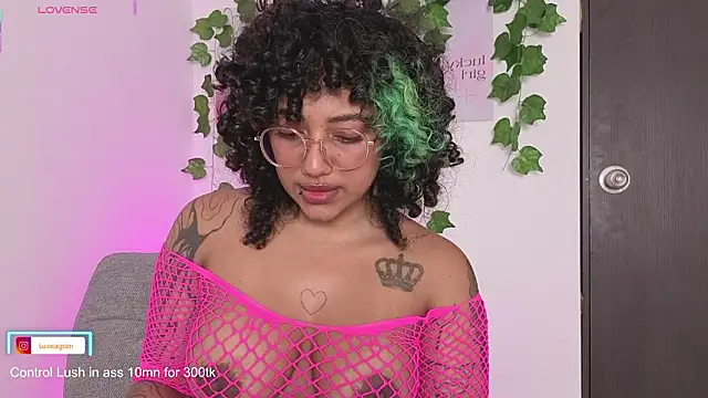 Snapshot of LuckySwagson chatting on March 2026 02:18:01 AM LuckySwagson online show from March 2026 02:18:01 AM